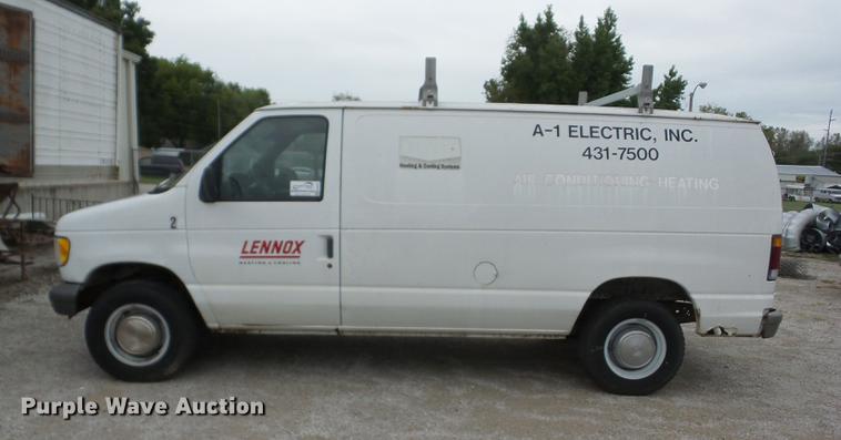 image for item K6374 1992 Ford Econoline E250 van