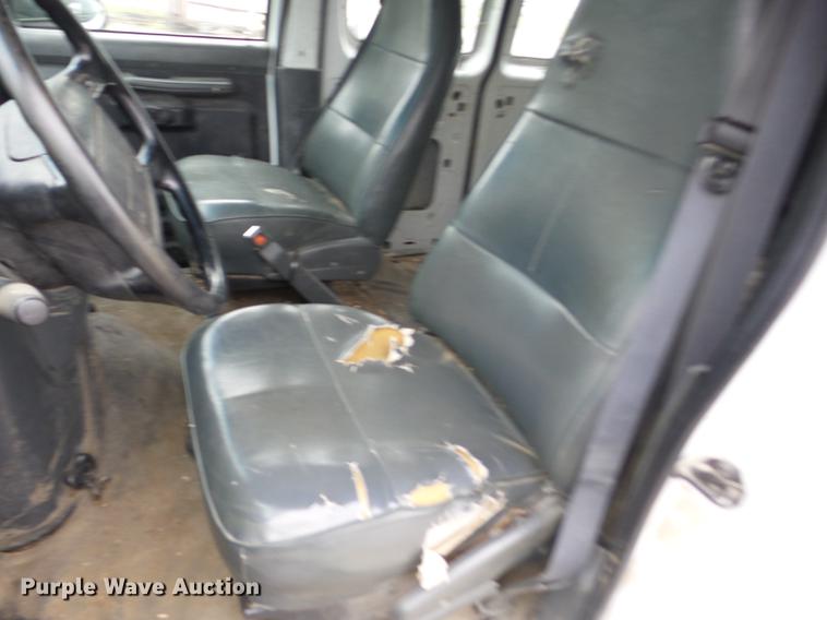 image for item K6374 1992 Ford Econoline E250 van