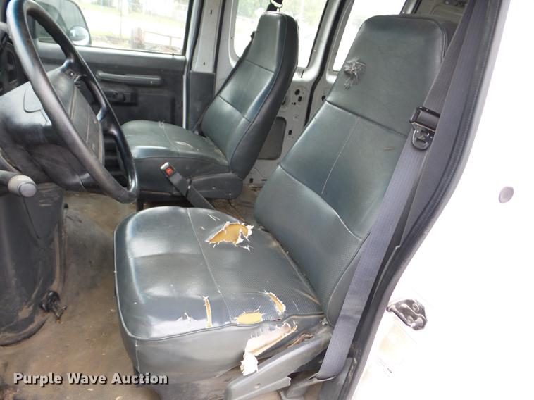 image for item K6374 1992 Ford Econoline E250 van