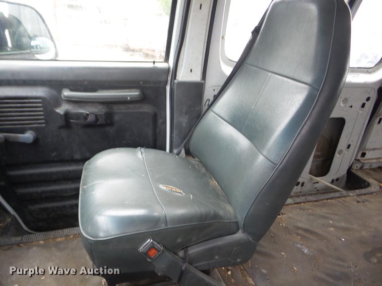 image for item K6374 1992 Ford Econoline E250 van
