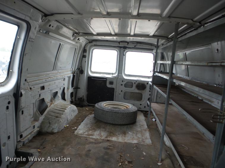 image for item K6374 1992 Ford Econoline E250 van