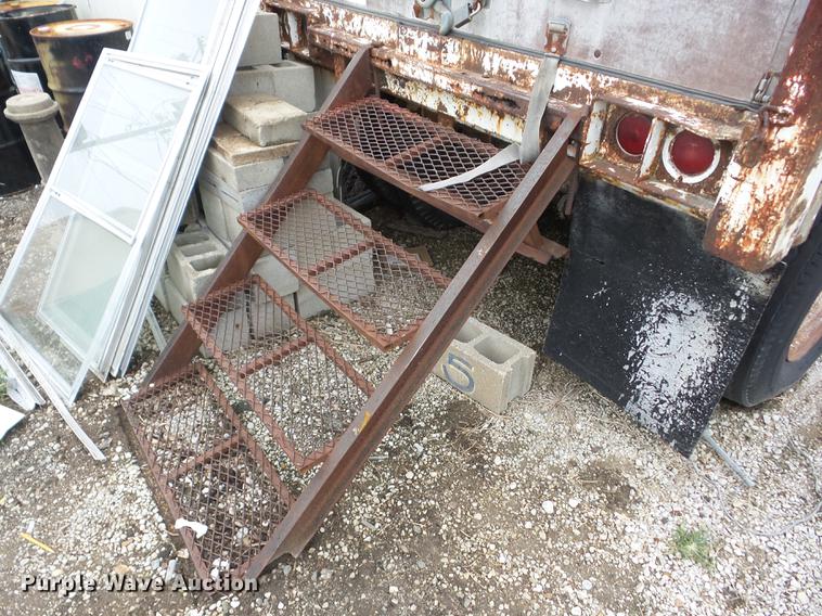 image for item K6376 1974 Great Dane 731T45 dry van trailer