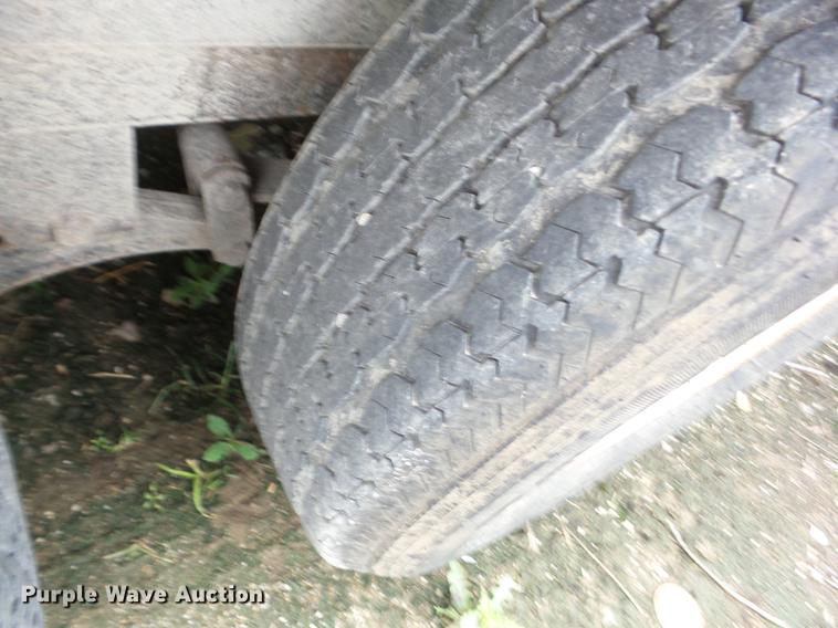 image for item K6377 2001 Starlite 7-1023 utility trailer