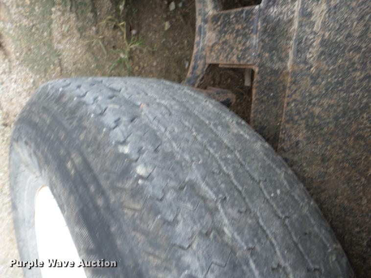 image for item K6377 2001 Starlite 7-1023 utility trailer