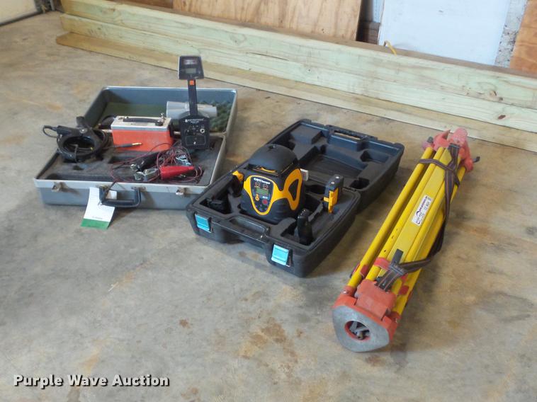 image for item CC9624 1991 Metrotech 810 utility locator