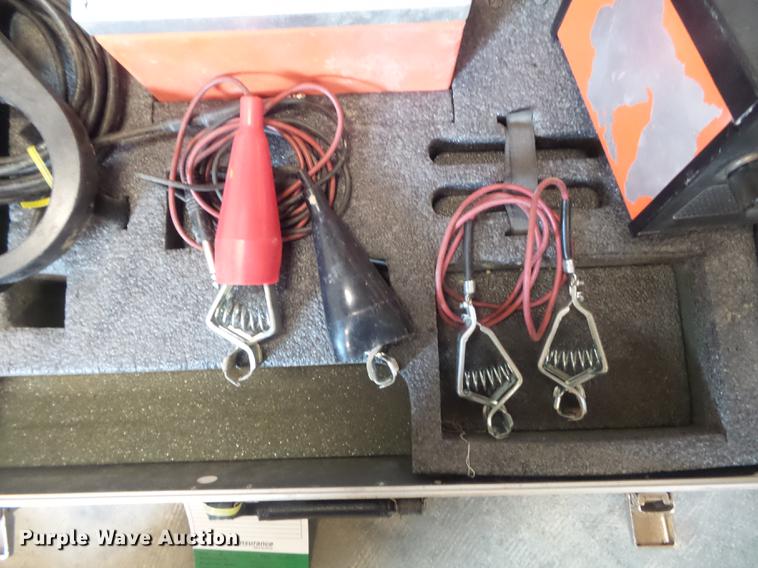 image for item CC9624 1991 Metrotech 810 utility locator