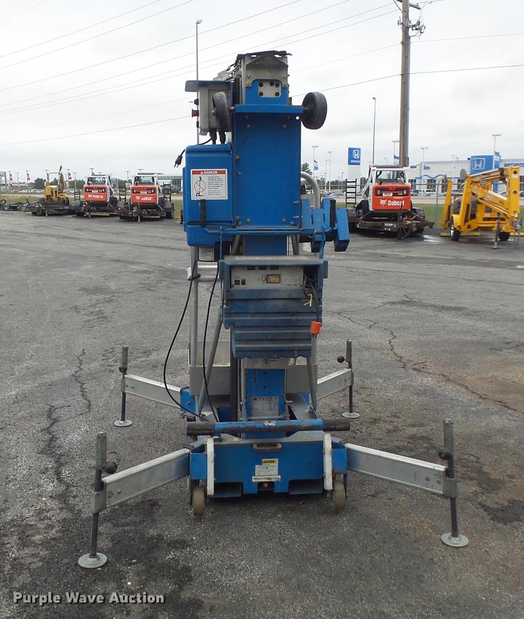 image for item CC9630 2000 Genie AWP-30S vertical lift