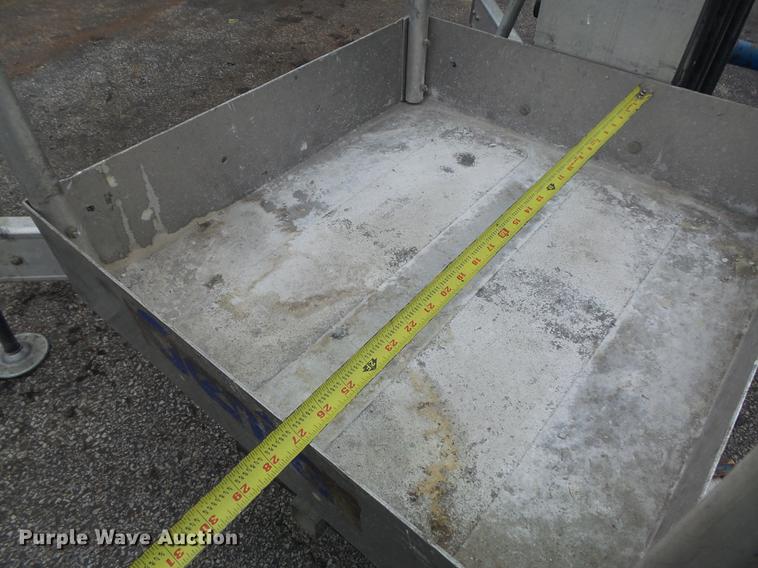 image for item CC9630 2000 Genie AWP-30S vertical lift