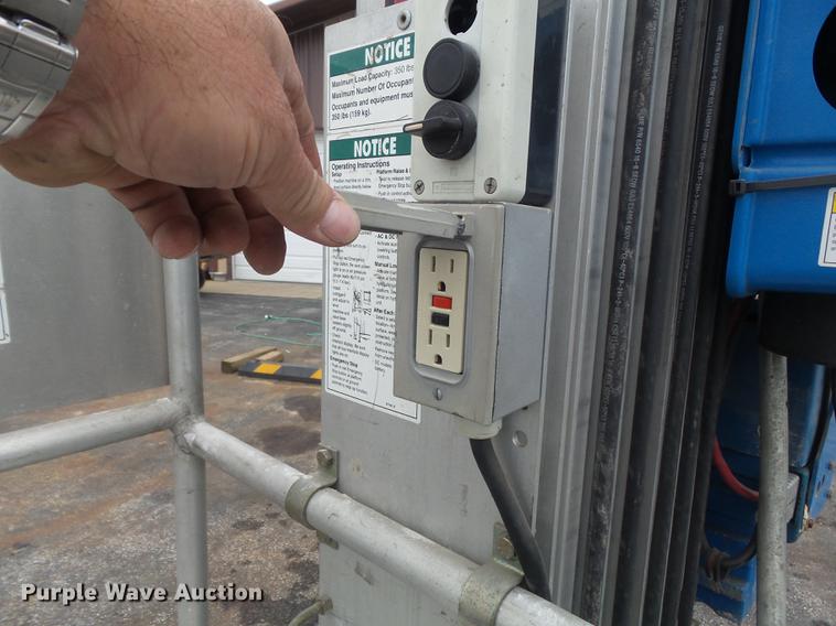 image for item CC9630 2000 Genie AWP-30S vertical lift