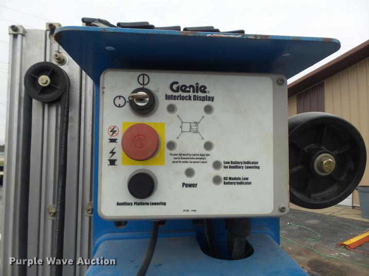 image for item CC9630 2000 Genie AWP-30S vertical lift