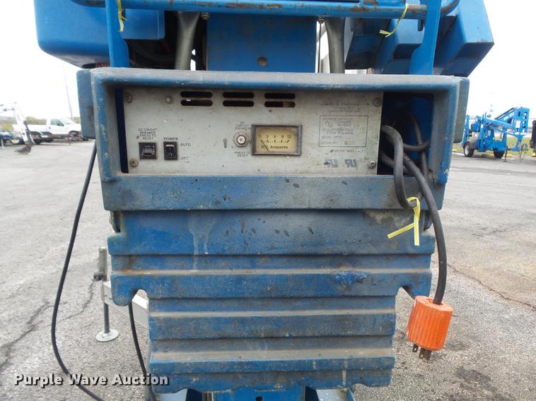 image for item CC9630 2000 Genie AWP-30S vertical lift