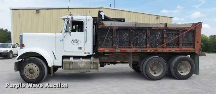 image for item DA2377 1986 Freightliner dump truck