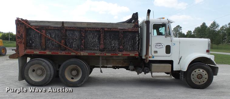 image for item DA2377 1986 Freightliner dump truck