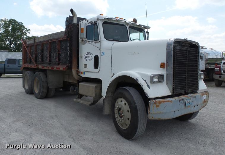 image for item DA2377 1986 Freightliner dump truck