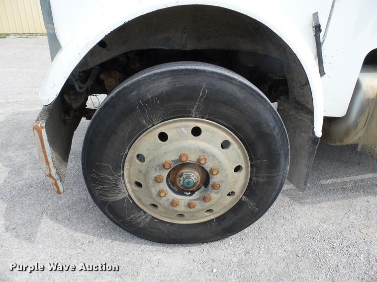 image for item DA2377 1986 Freightliner dump truck