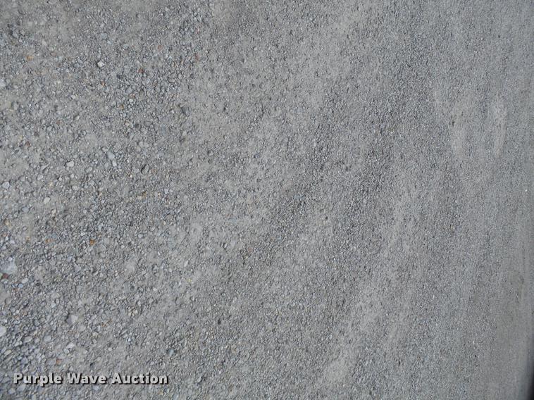 image for item DA2377 1986 Freightliner dump truck