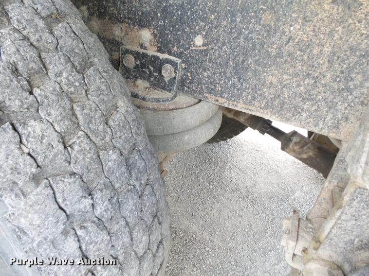 image for item DA2377 1986 Freightliner dump truck