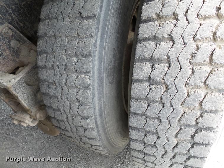 image for item DA2377 1986 Freightliner dump truck