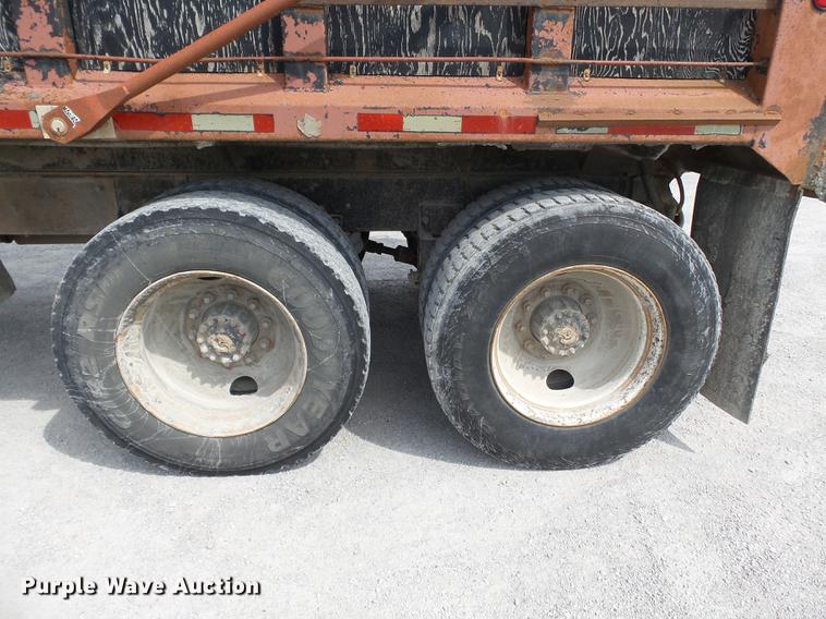 image for item DA2377 1986 Freightliner dump truck