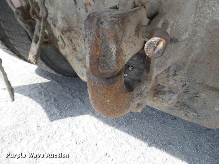 image for item DA2377 1986 Freightliner dump truck