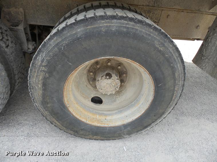 image for item DA2377 1986 Freightliner dump truck