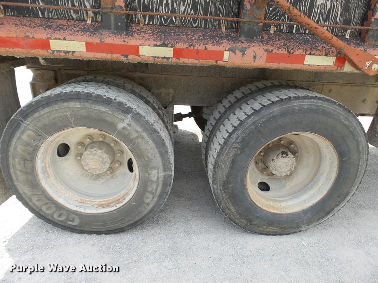 image for item DA2377 1986 Freightliner dump truck