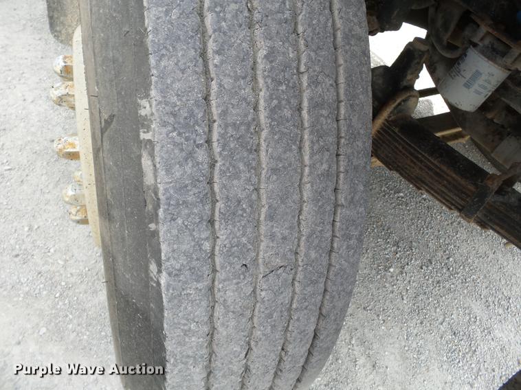 image for item DA2377 1986 Freightliner dump truck