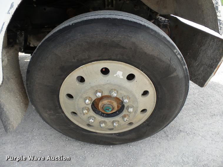 image for item DA2377 1986 Freightliner dump truck