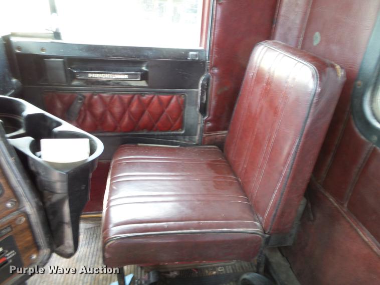 image for item DA2377 1986 Freightliner dump truck