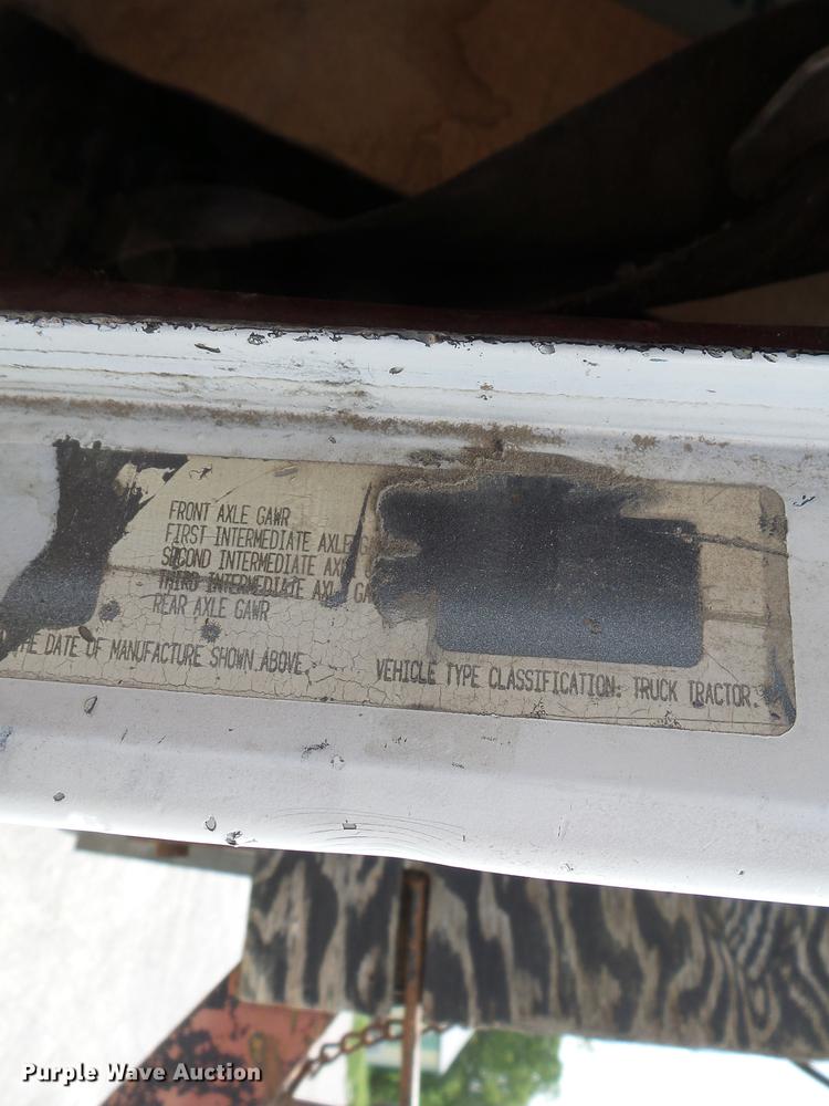 image for item DA2377 1986 Freightliner dump truck