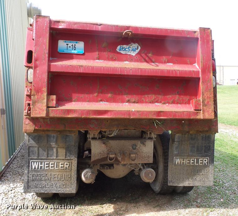 image for item DA2380 1999 International 4900 dump truck