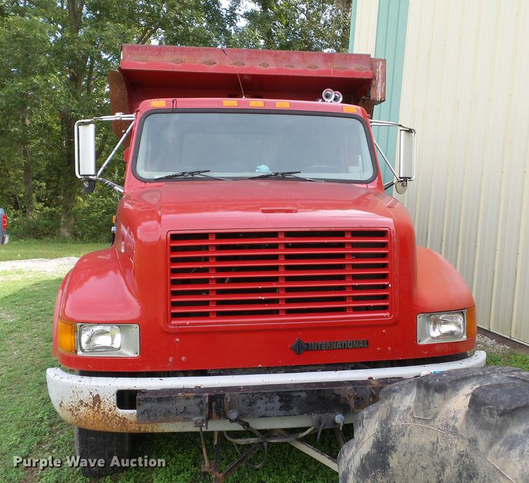 image for item DA2380 1999 International 4900 dump truck