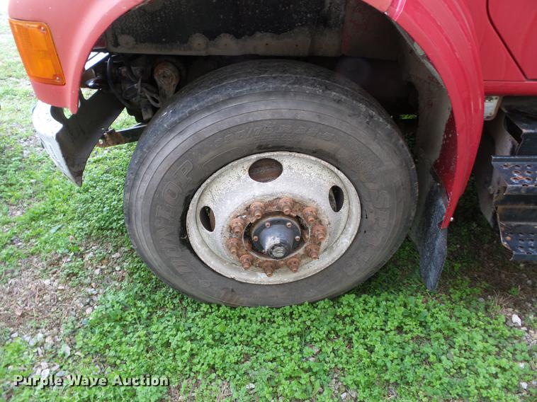 image for item DA2380 1999 International 4900 dump truck