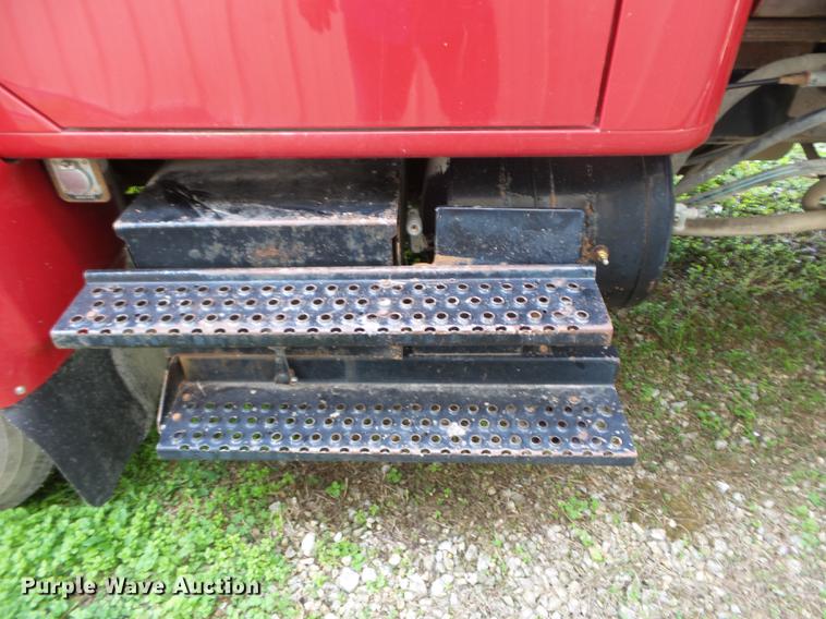 image for item DA2380 1999 International 4900 dump truck