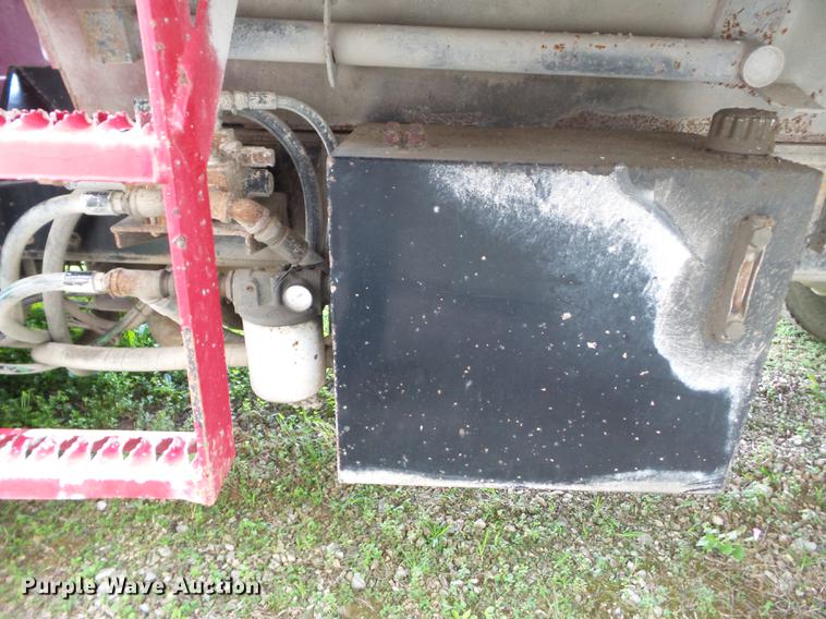 image for item DA2380 1999 International 4900 dump truck