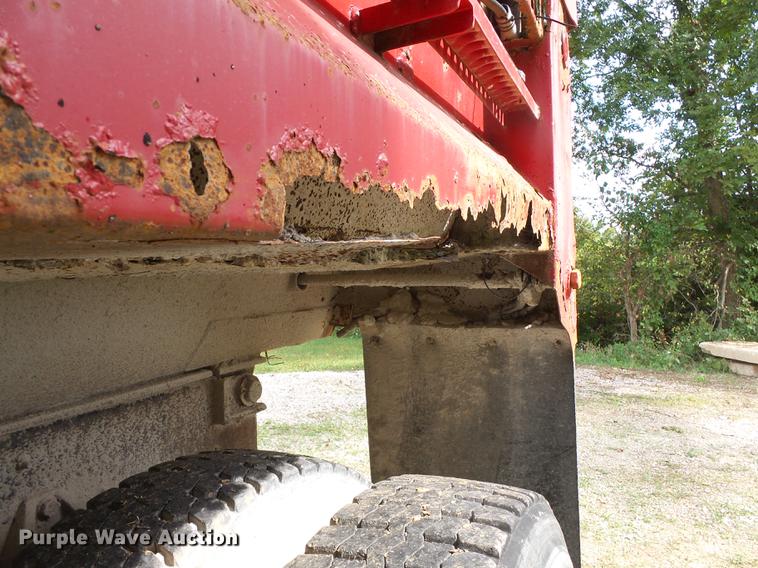 image for item DA2380 1999 International 4900 dump truck