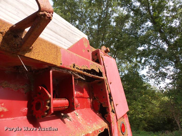 image for item DA2380 1999 International 4900 dump truck