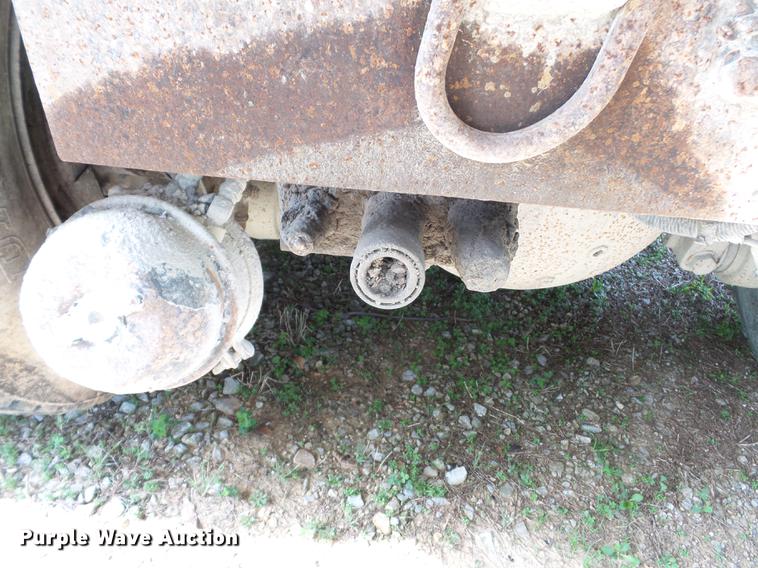 image for item DA2380 1999 International 4900 dump truck