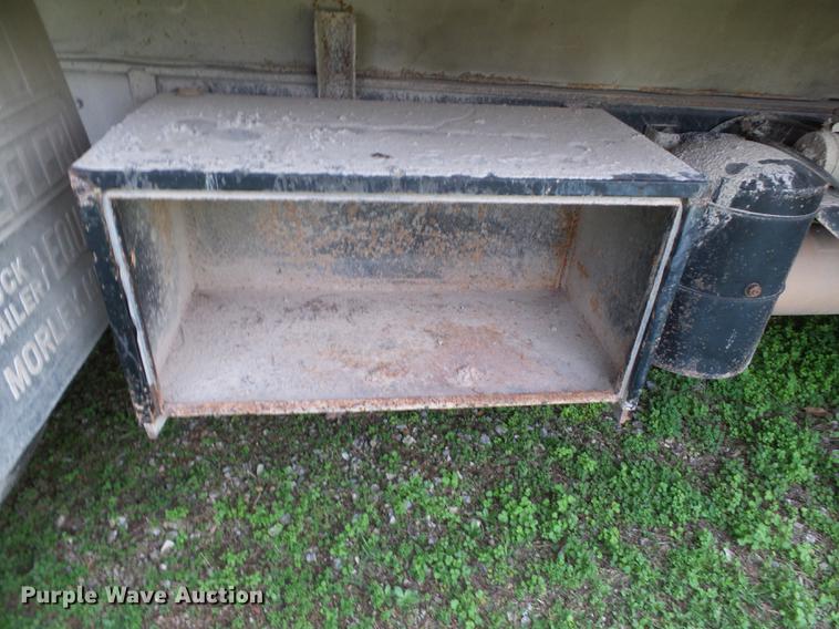 image for item DA2380 1999 International 4900 dump truck