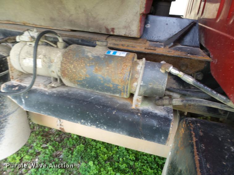 image for item DA2380 1999 International 4900 dump truck