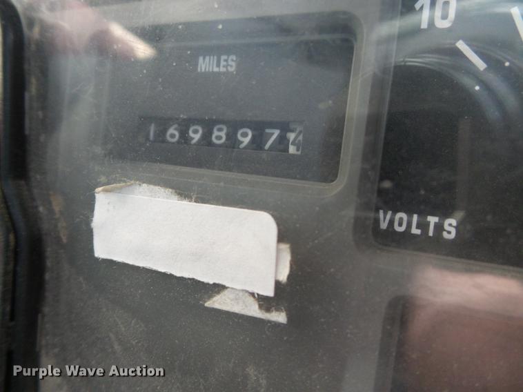 image for item DA2380 1999 International 4900 dump truck