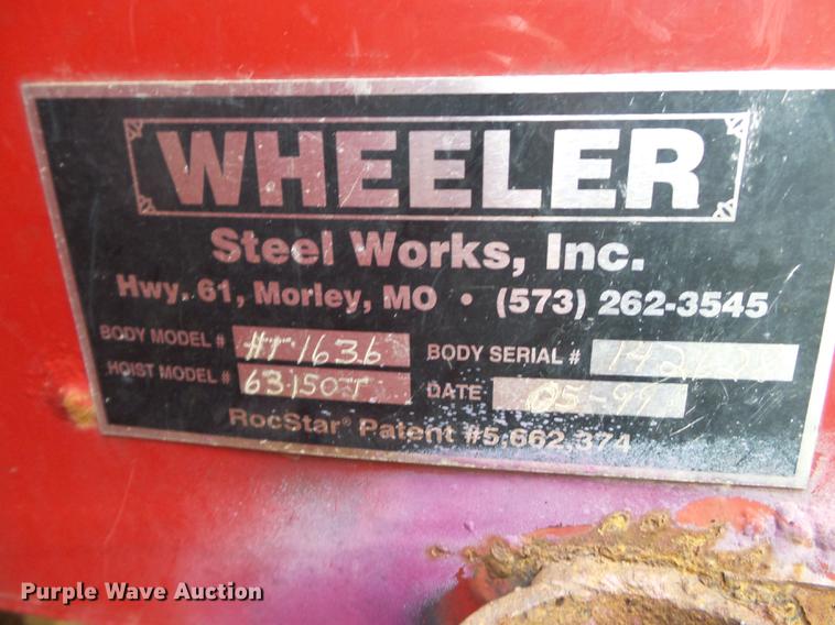 image for item DA2380 1999 International 4900 dump truck