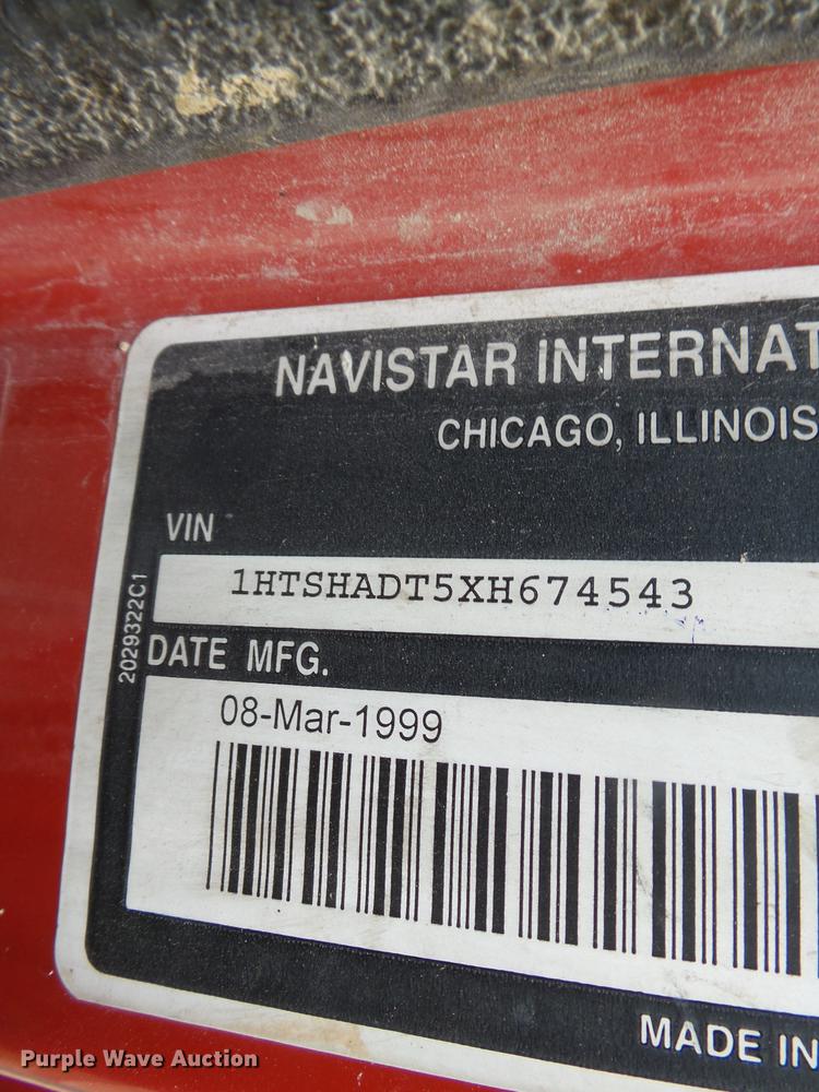 image for item DA2380 1999 International 4900 dump truck