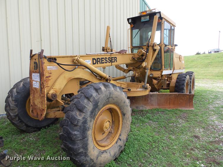 image for item DA2381 Dresser 830 motor grader