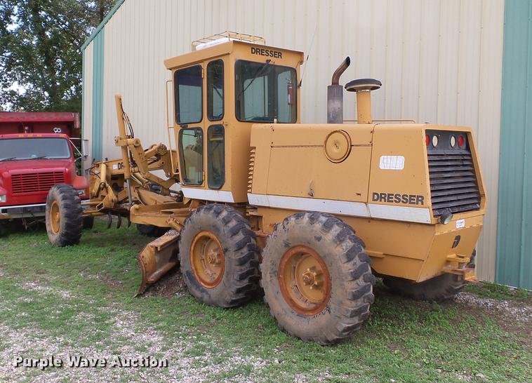 image for item DA2381 Dresser 830 motor grader