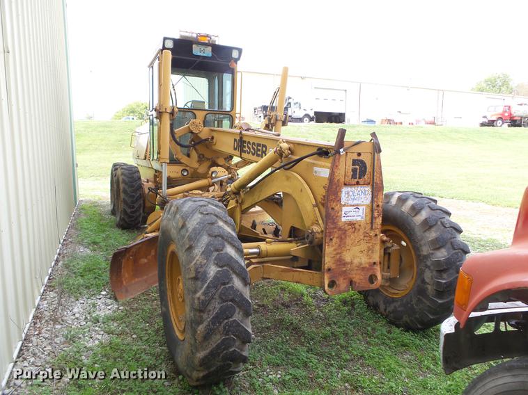 image for item DA2381 Dresser 830 motor grader