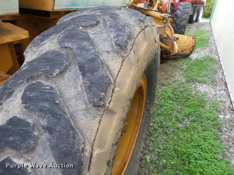 image for item DA2381 Dresser 830 motor grader