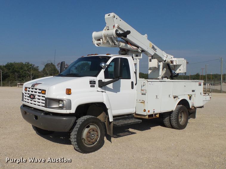 image for item DA2669 2006 Chevrolet C5500 bucket truck