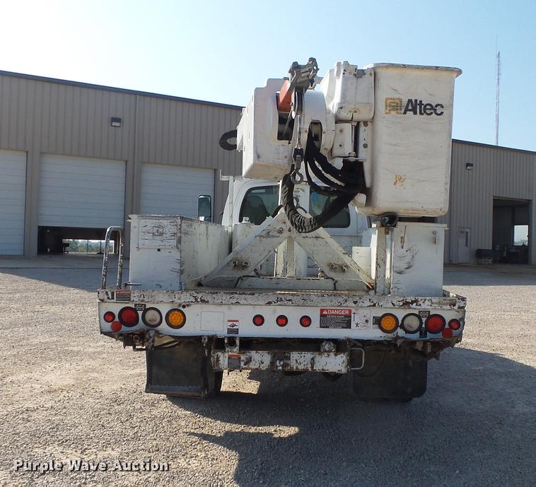 image for item DA2669 2006 Chevrolet C5500 bucket truck