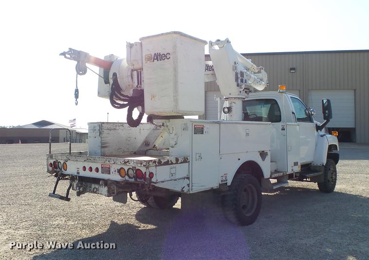 image for item DA2669 2006 Chevrolet C5500 bucket truck